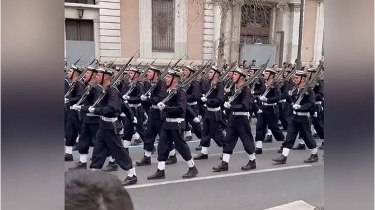 πν παρελαση