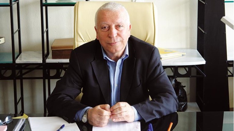 Μουτζούρης