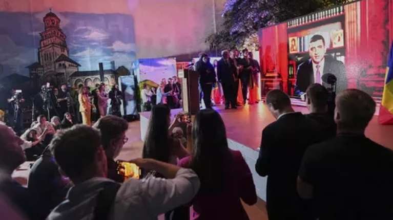 Η Ρουμανία "στρίβει" προς την άκρα δεξιά: Νικητής ο Τζόρτζε Σιμιόν