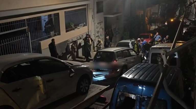 Παγκράτι: Νεκρή 65χρονη πεζή που παρασύρθηκε μετά τη σύγκρουση δύο οχημάτων [βίντεο]