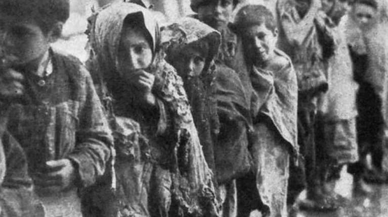 Γενοκτονία των Ποντίων: Τα μηνύματα Μητσοτάκη, Ανδρουλάκη και Φάμελλου για την ημέρα μνήμης