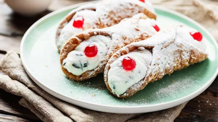 Απίστευτο: Κατασχέθηκαν 7 τόνοι λαθραίων τσιγάρων στη Γαλλία που ήταν κρυμμένα μέσα σε… κανόλι