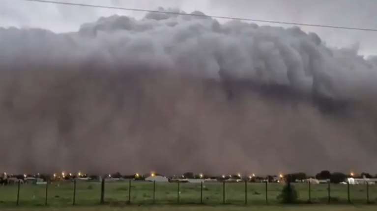 Τρομακτικές εικόνες στην Αργεντινή: Ένα &quot;τείχος&quot; από μαύρα σύννεφα σκέπασε το Μπουένος Άιρες [βίντεο]