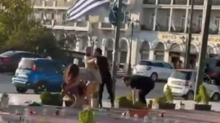 Βίντεο από τη συμπλοκή Ισραηλινών και Παλαιστινίων στο Σύνταγμα – Πέντε συλλήψεις