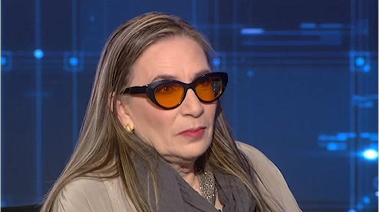 Λίνα