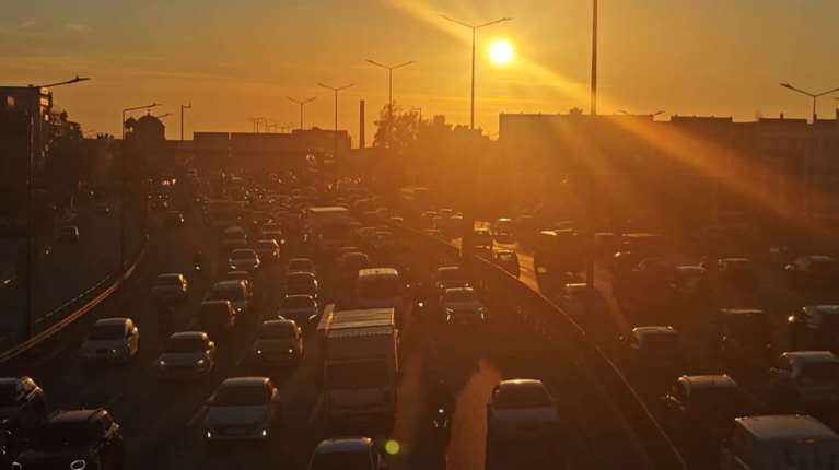 Στο "κόκκινο" για μια ακόμη μέρα ο Κηφισός - Μεγάλο μποτιλιάρισμα από Κηφισιά έως Μοσχάτο