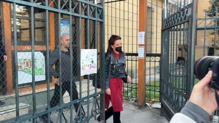 Αναβολή για τη Ματσούκα: Η στιγμή που βγαίνει από το δικαστήριο - Οδηγούσε μεθυσμένη χωρίς δίπλωμα και πινακίδες