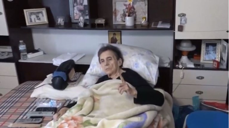 Βριλήσσια ηλικιωμένη