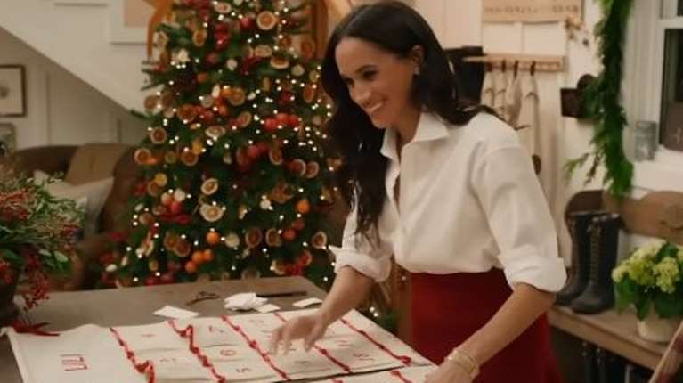 &quot;Κιτς διαφήμιση&quot; η χριστουγεννιάτικη εκπομπή της Μέγκαν - Καυστικά τα σχόλια