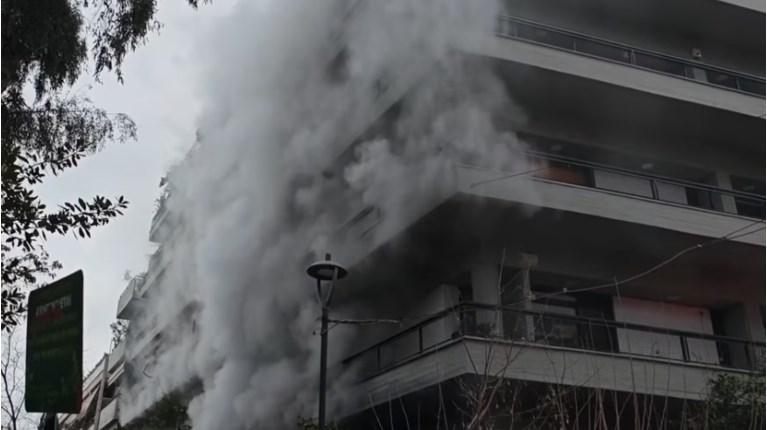 Φωτιά στο Κολωνάκι