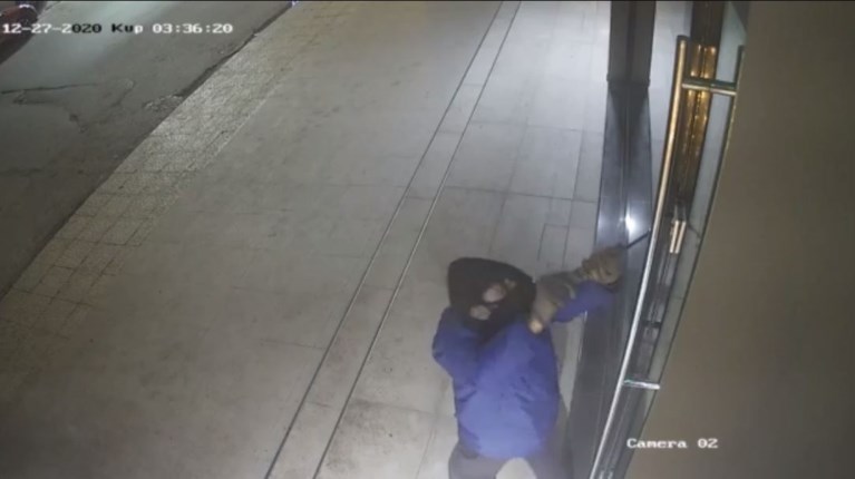 ΑΝΗΛΙΚΟΣ ΔΙΑΡΡΗΞΗ ΧΑΛΚΙΔΑ ΖΑΧΑΡΟΠΛΑΣΤΕΙΟ