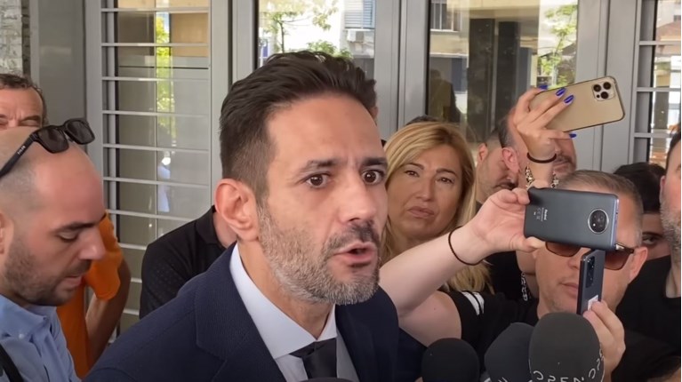 ΔΙΚΗΓΟΡΟΣ ΟΙΚΟΓΕΝΕΙΑ ΚΑΜΠΑΝΟΥ