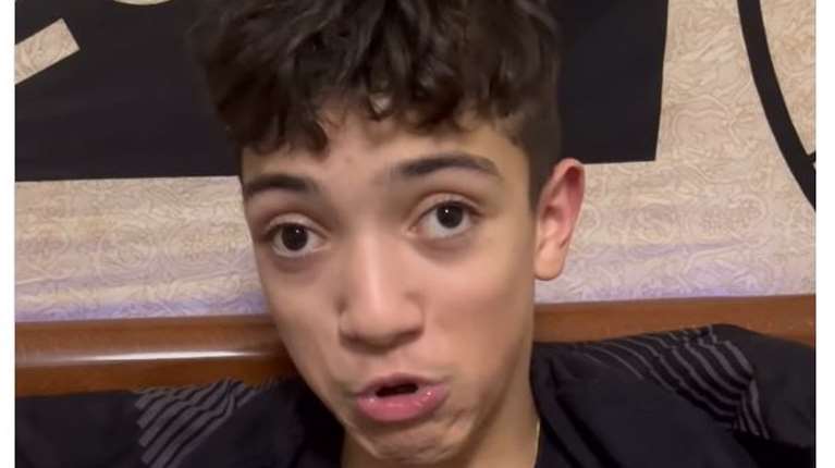 ΠΑΟΚ: "7 ψυχές, 1 δρόμος, 1 αγάπη. Όσο ανασαίνει η κερκίδα θα είστε εδώ" - Το σπαρακτικό μήνυμα του μικρού Γιαννάκη