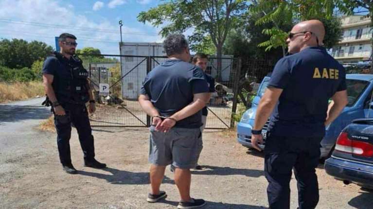 Παλλήνη: Αντιμέτωπος με κακούργημα ο δημοτικός υπάλληλος που συνελήφθη για εμπρησμούς