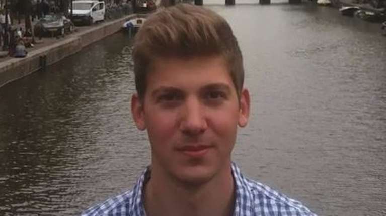 Ώρες αγωνίας για τον 33χρονο γιατρό: &quot;Το μόνο που θέλω είναι να ελπίζω ότι το παιδί μου είναι ζωντανό&quot;