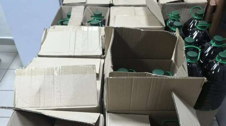 Συνελήφθησαν... λαδέμπορες στο Καματερό - Κατασχέθηκαν 600 λίτρα