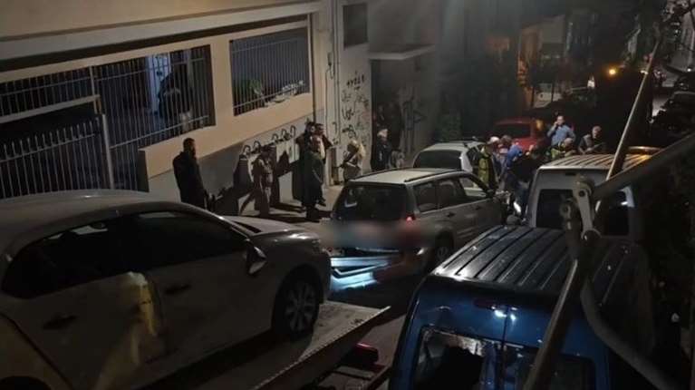 Βίντεο-ντοκουμέντο: Η στιγμή που ο 84χρονος παρασύρει με το ΙΧ την 75χρονη και την ΑμεΑ κόρη της στο Παγκράτι