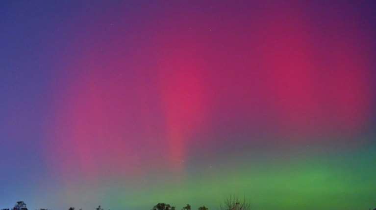 Τι είναι η ηλιακή καταιγίδα που &quot;χτυπά&quot; τη Γη: Πώς επηρεάζονται δορυφόροι και δίκτυα - Η NASA ακύρωσε εκτόξευση πυραύλου