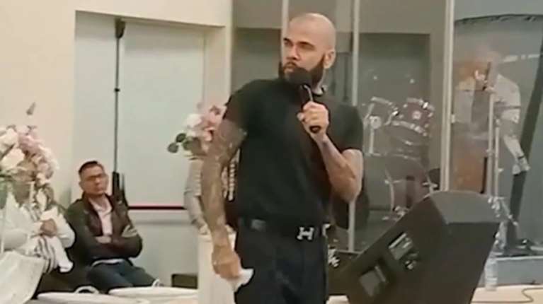 Ο Ντάνι Άλβες έγινε… ιεροκήρυκας: Από την φυλάκιση για βιασμό, στην απελευθέρωση και τη &quot;συμφωνία με τον Θεό&quot;