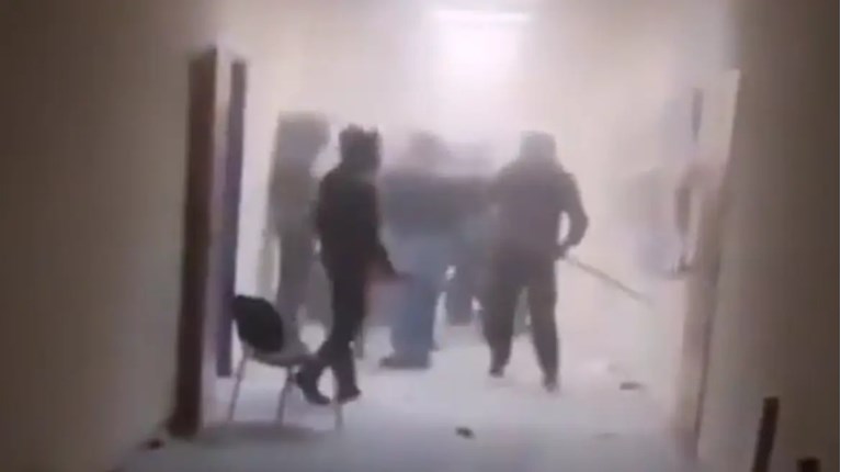 ΕΠΕΙΣΟΔΙΑ ΜΕΤΑΞΥ ΑΡΑΣ ΚΑΙ ΑΝΑΡΧΙΚΩΝ ΣΤΟ ΠΟΛΥΤΕΧΝΕΙΟ