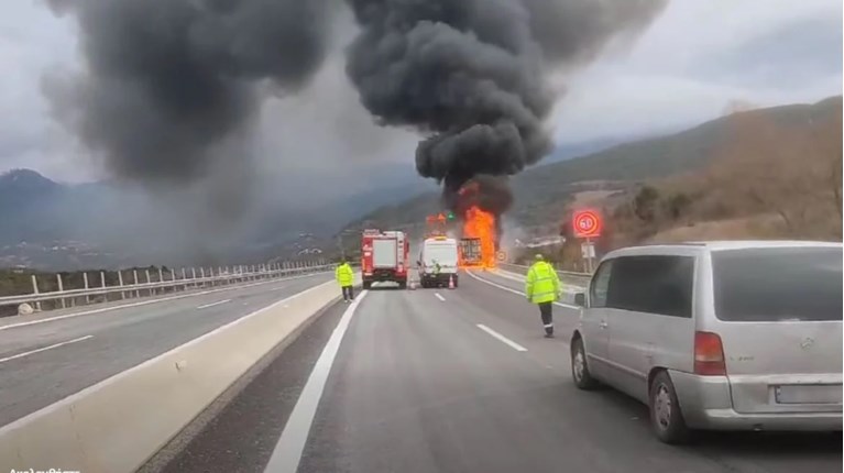 φωτια φορτηγο