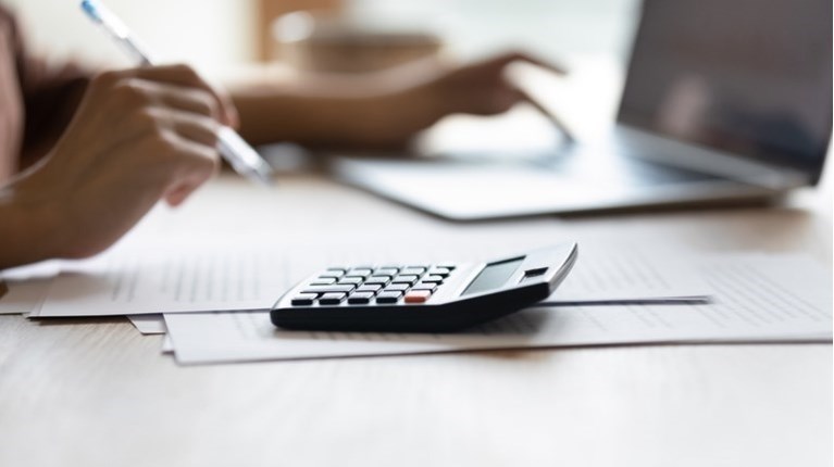 εξοικονομω επιχειρω