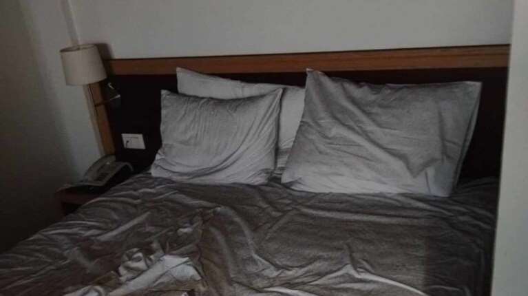 "Χαλασμένη"... κλειδαρότρυπα: Ζευγάρι είδε αναρτημένες στο διαδίκτυο τις προσωπικές του στιγμές σε ξενοδοχείο