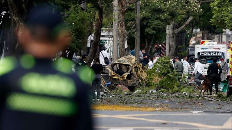 Κολομβία: Πέντε νεκροί και 36 τραυματίες σε βομβιστική επίθεση μπροστά σε αεροπορική βάση