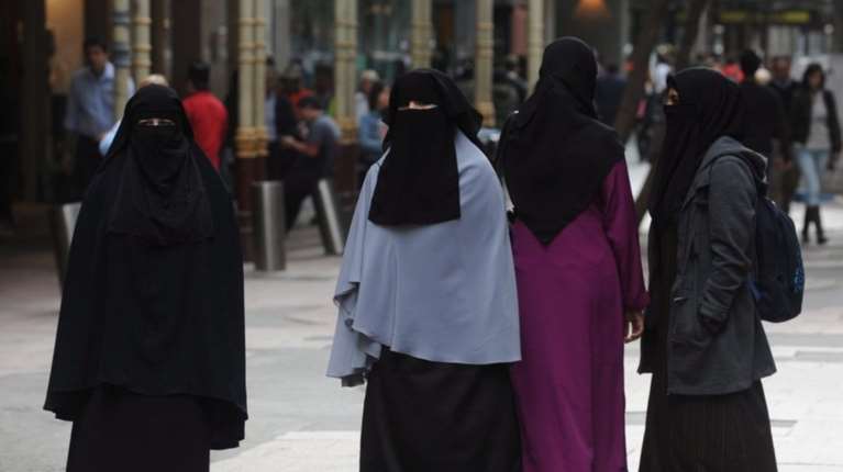 Η Δανία απαγορεύει τη χρήση μπούρκας και νικάμπ σε δημόσιους χώρους, σχολεία και πανεπιστήμια