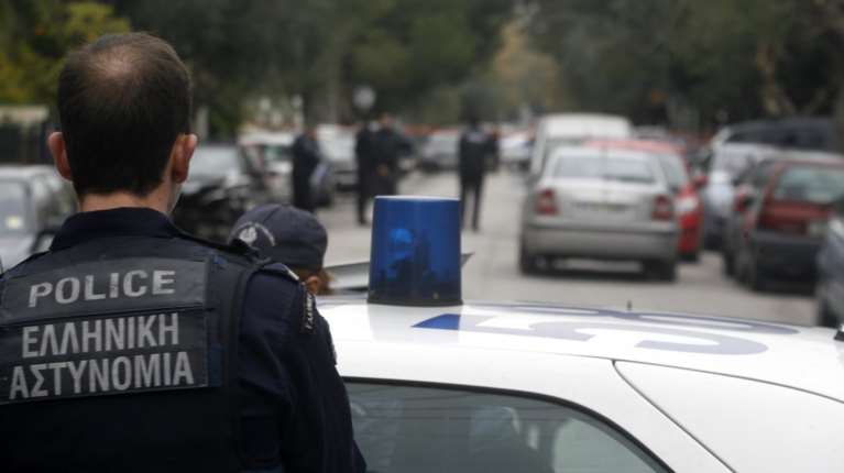 Κορυδαλλός: Επίθεση τσαντάκια σε 26χρονη - Τη χτύπησε όταν αντιστάθηκε και εκείνη τον έριξε από τη μηχανή του