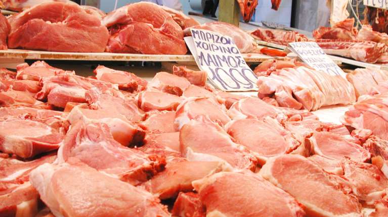 Ποιοι είναι οι λόγοι που το κρέας έπαθε… ελαιόλαδο: Στο +55% το μοσχάρι, στο +43,3% αρνί και κατσίκι