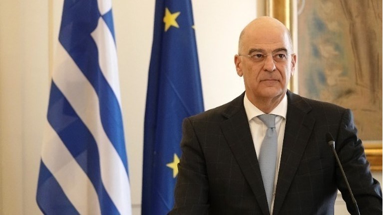 Δένδιας