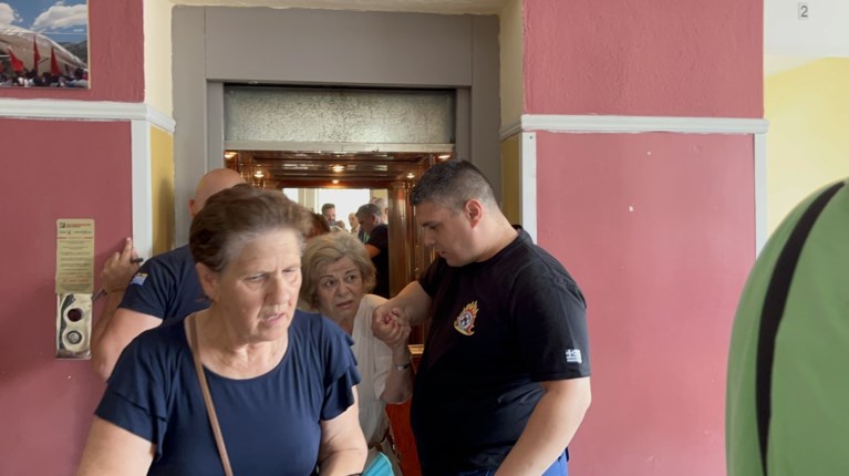 Απεγκλωβισμός Λάρισα