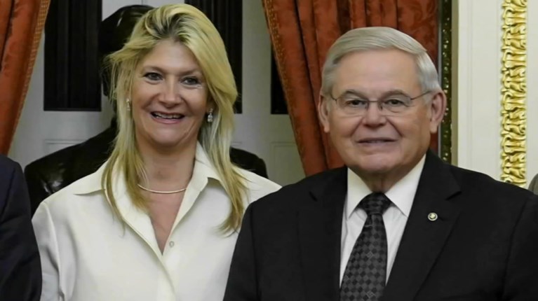 μενεντεζ