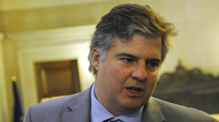 Ο Μουρούτης απειλεί τώρα και με τον Νοστράδαμο!