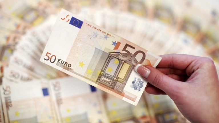 Παρουσιάζεται το νέο χαρτονόμισμα των 50 ευρώ