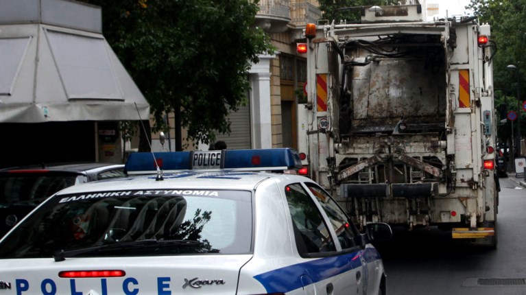 44χρονος εργαζόμενος σκοτώθηκε όταν φόρτωνε κάδο στο απορριμματοφόρο