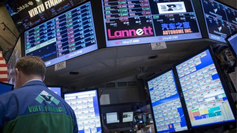 Wall Street: Ελεύθερη πτώση 1.175 μονάδων για τον Dow Jones