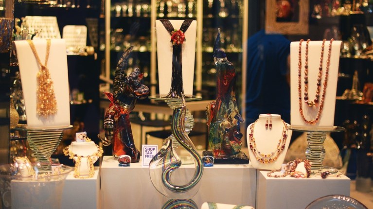 Η κρίση έφερε πτώση 40% στον τζίρο των κοσμηματοπωλείων