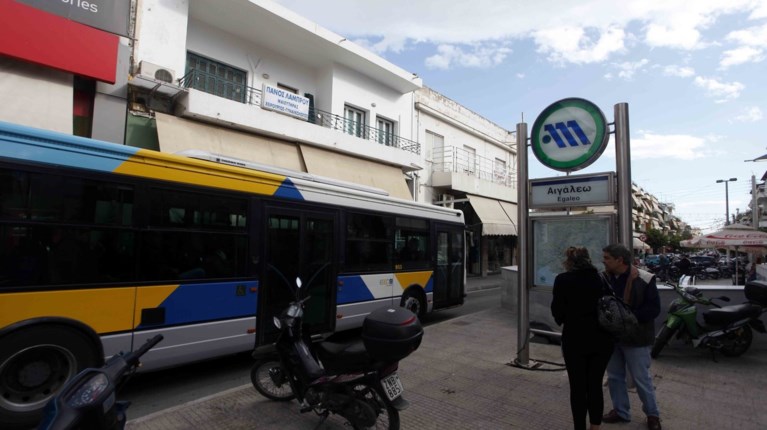 Δύο απειλητικά τηλεφωνήματα για βόμβα στο σταθμό μετρό Αιγάλεω