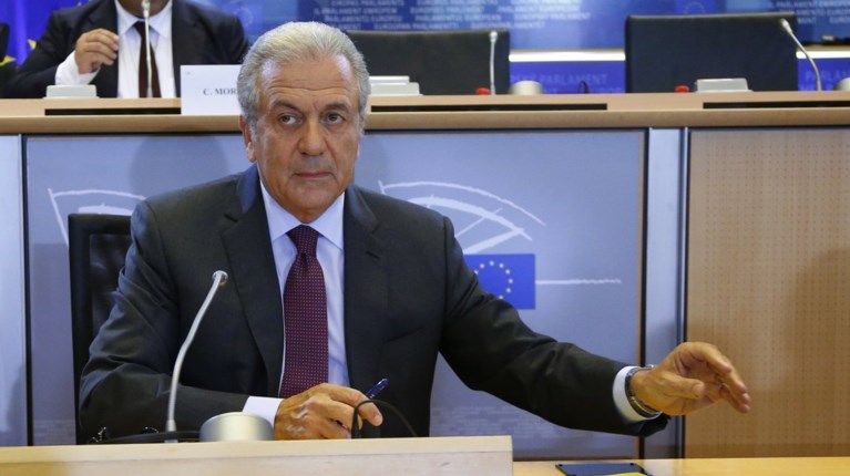 Αβραμόπουλος: Να σταματήσουν οι έλεγχοι στα σύνορα των κρατών της Σένγκεν