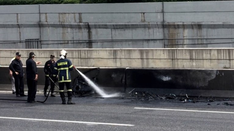 Σοβαρό τροχαίο με τέσσερις τραυματίες στην Αττική Οδό-μεγάλο μποτιλιάρισμα