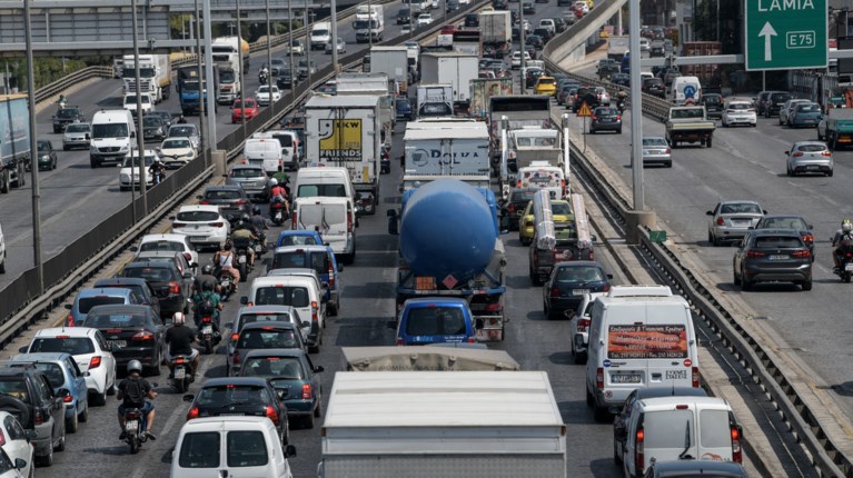 Μεγάλο μποτιλιάρισμα και ουρές χιλιομέτρων στον Κηφισό