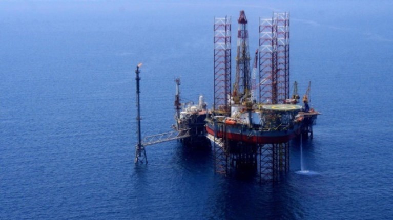Στα δύο η ΚΟ του ΣΥΡΙΖΑ στη Βουλή για τους υδρογονάνθρακες