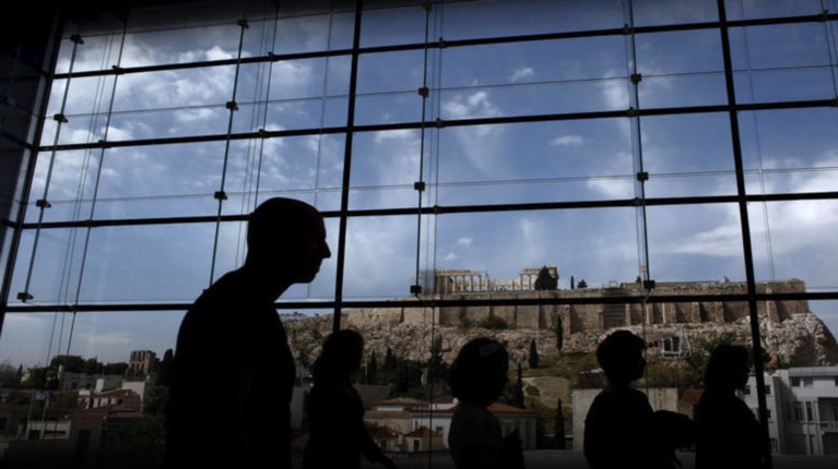 Economist: Εξωπραγματικοί οι στόχοι για υψηλά πρωτογενή πλεονάσματα