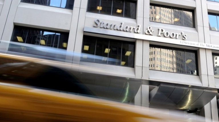 Ο S&P ανακοίνωσε την αναβάθμιση του αξιόχρεου ελληνικών τραπεζών