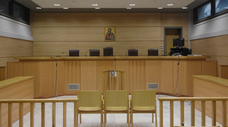 Λάρισα: Κάθειρξη 8 ετών στην τραπεζικό που υπεξαίρεσε 1,8 εκατ. ευρώ