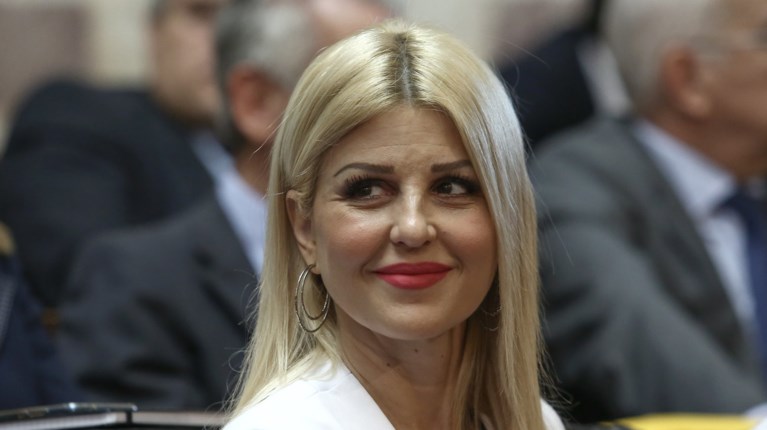 Η ΝΔ για την επίθεση στο γραφείο της Ελενας Ράπτη- Κανείς δεν εκφοβίζεται
