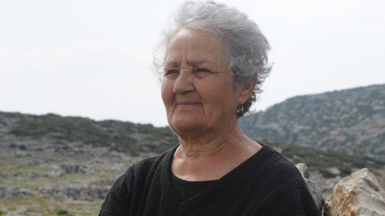 Εφόδια και αποκατάσταση ζημιών για την Κυρά Ρηνιώ - Video