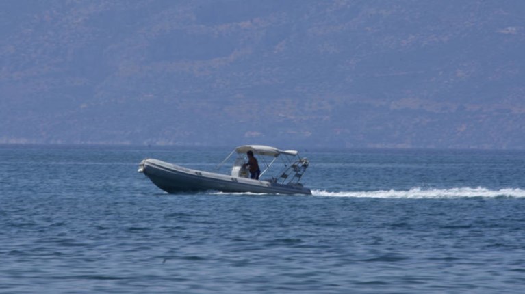 Συναγερμός στις Σπέτσες: Βυθίστηκε ταχύπλοο σκάφος